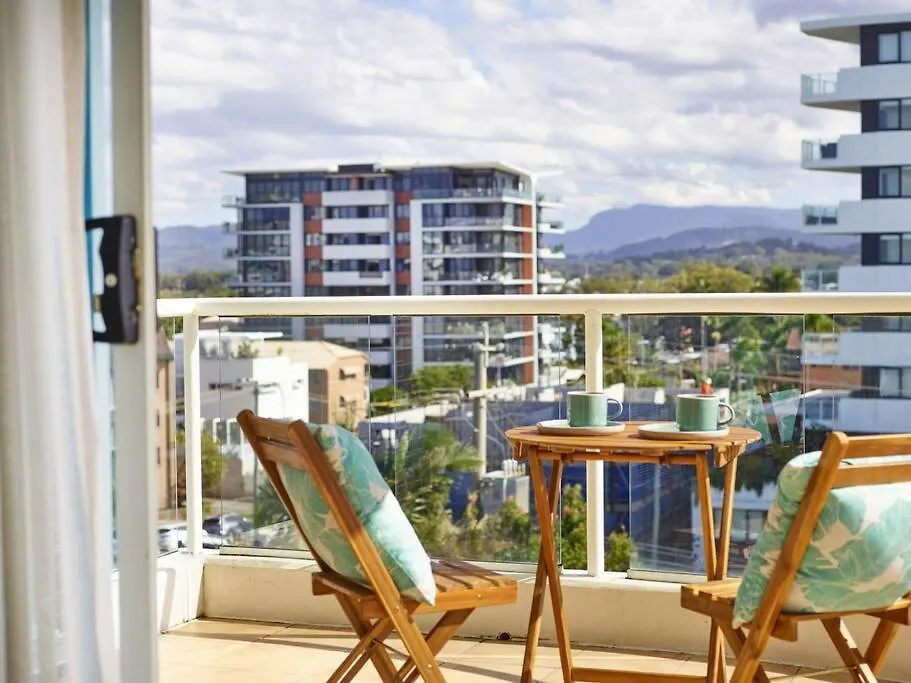 Palm Beach Renovated 1 Bedroom Gold Coast