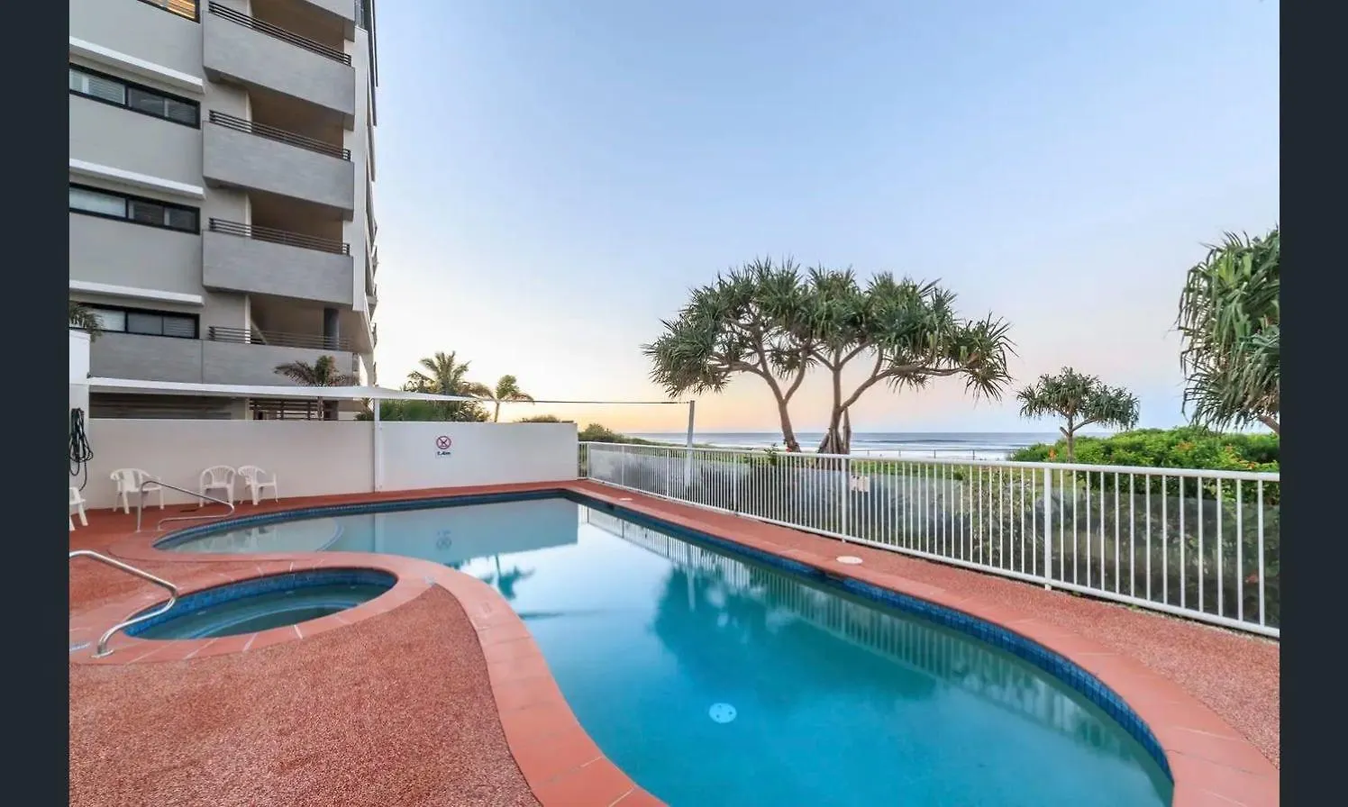 Palm Beach Renovated 1 Bedroom Gold Coast Australia