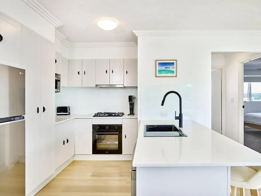 Palm Beach Renovated 1 Bedroom Χρυσή Ακτή